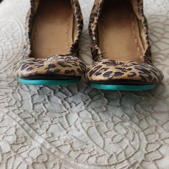Tieks Leopard Print Flats Size 7 - Picture 6 of 9
